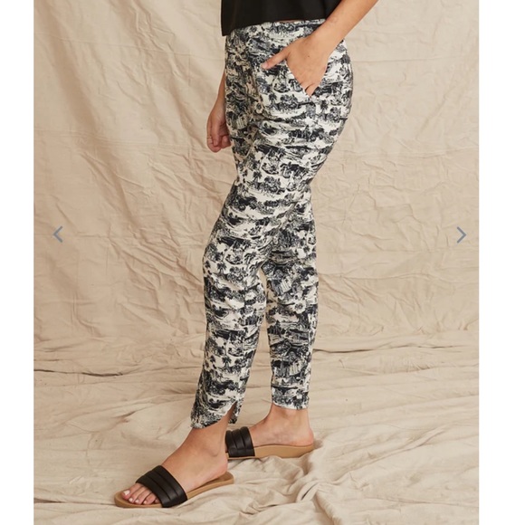 Marine Layer Allison Pant in SF Toile Print - Picture 2 of 9